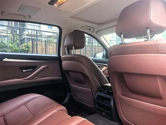 BMW 5 Series 2017 520Li Elegant style interior photo 10 BMW 5 Series 2017 520Li Elegant style interior photo 10