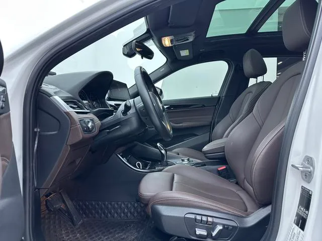 BMW X2 2021 sDrive25i M Off-road suit interior photo 10 BMW X2 2021 sDrive25i M Off-road suit interior photo 10