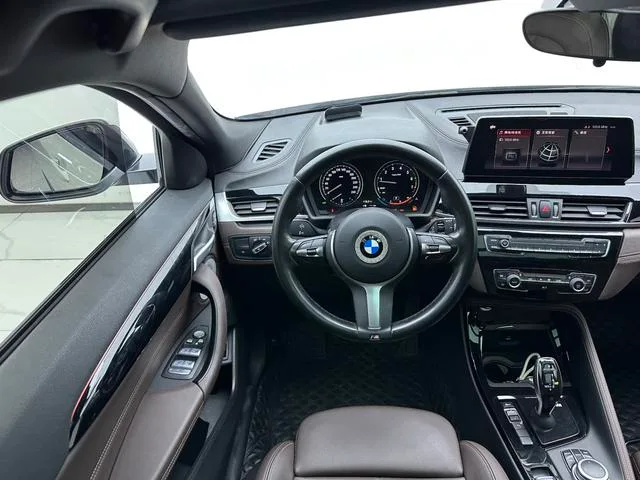 BMW X2 2021 sDrive25i M Off-road suit interior photo 17 BMW X2 2021 sDrive25i M Off-road suit interior photo 17