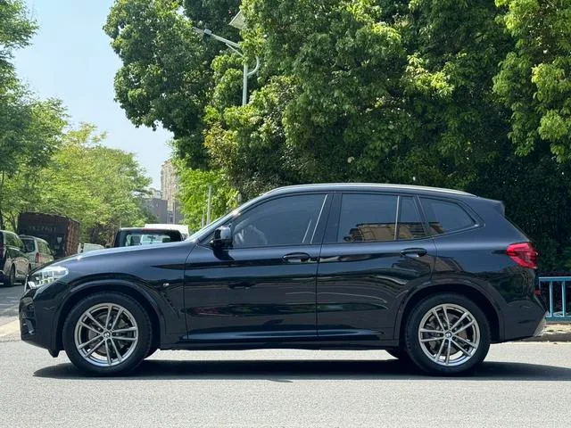 BMW X3 2019 xDrive28i M Conjunto deportivo exterior foto 3 BMW X3 2019 xDrive28i M Conjunto deportivo exterior foto 3