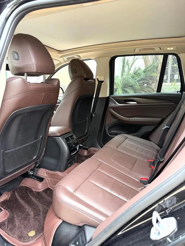 BMW X3 2019 xDrive28i Ensemble de luxe intérieur photo 6 BMW X3 2019 xDrive28i Ensemble de luxe intérieur photo 6