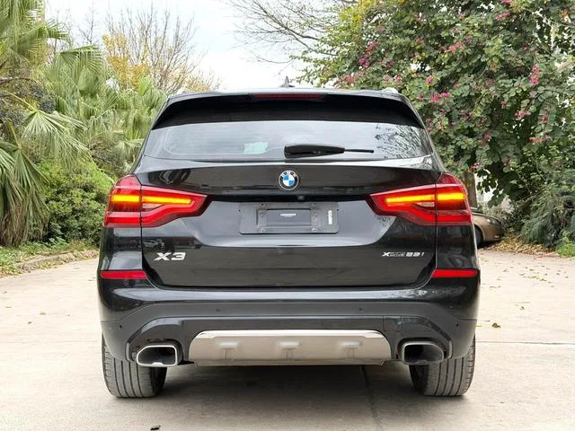 BMW X3 2019 xDrive28i Ensemble de luxe intérieur photo 8 BMW X3 2019 xDrive28i Ensemble de luxe intérieur photo 8