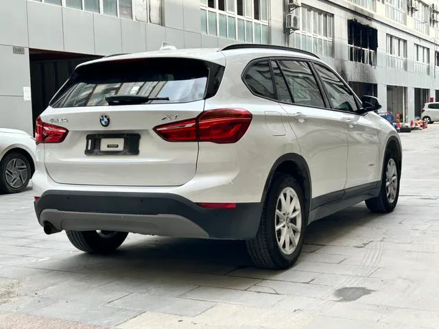 BMW X1 2018 sDrive18Li Fashionable exterior photo 4 BMW X1 2018 sDrive18Li Fashionable exterior photo 4