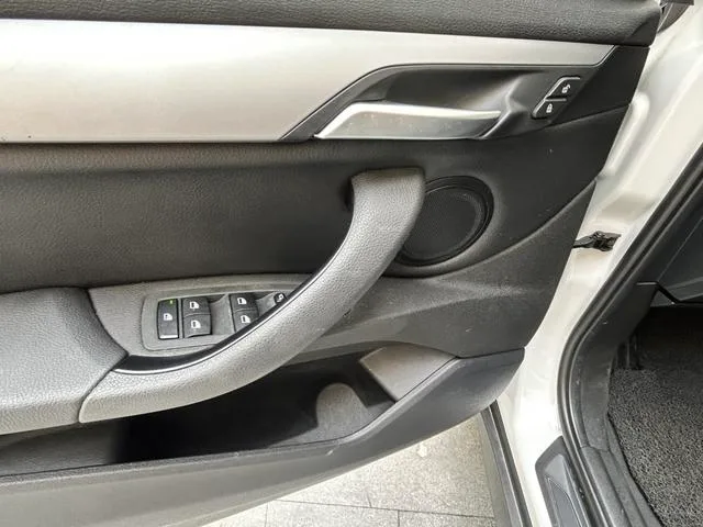 BMW X1 2018 sDrive18Li Fashionable exterior photo 10 BMW X1 2018 sDrive18Li Fashionable exterior photo 10