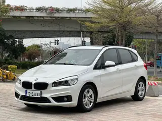 BMW 2 Series Touring 2016 218i Leader extérieur photo 1 BMW 2 Series Touring 2016 218i Leader extérieur photo 1