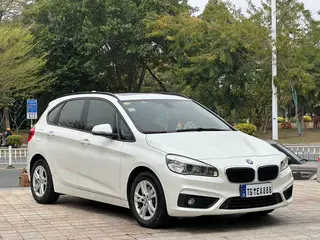 BMW 2 Series Touring 2016 218i Leader extérieur photo 3 BMW 2 Series Touring 2016 218i Leader extérieur photo 3