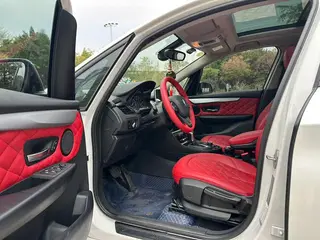 BMW 2 Series Touring 2016 218i Leader intérieur photo 7 BMW 2 Series Touring 2016 218i Leader intérieur photo 7