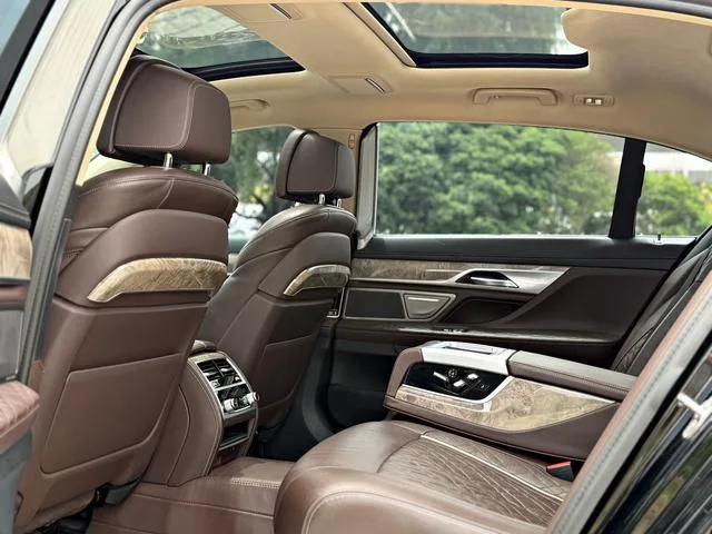 BMW 7 Series 2021 740Li Leading Type Luxury Set exterior photo 7 BMW 7 Series 2021 740Li Leading Type Luxury Set exterior photo 7