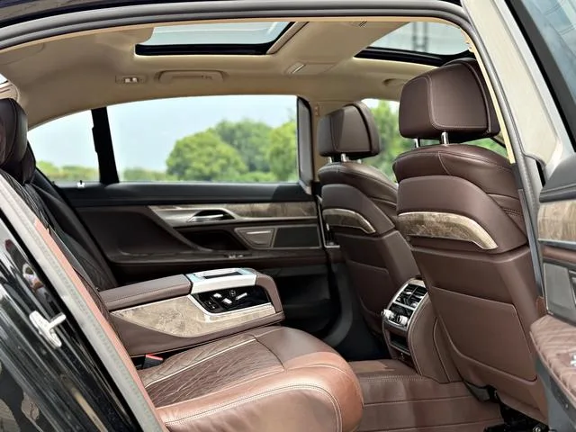 BMW 7 Series 2021 740Li Leading Type Luxury Set interior photo 14 BMW 7 Series 2021 740Li Leading Type Luxury Set interior photo 14