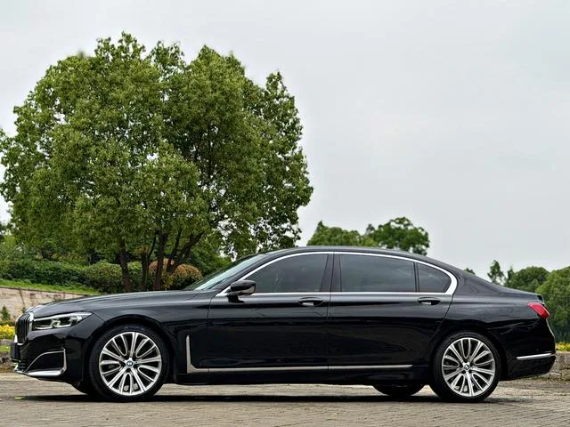 BMW 7 Series 2021 740Li Leading Type Luxury Set interior photo 17 BMW 7 Series 2021 740Li Leading Type Luxury Set interior photo 17