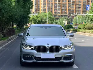 BMW 7 Series 2018 730Li Premium Class M Sports suit exterior photo 2