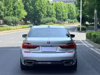 BMW 7 Series 2018 730Li Premium Class M Sports suit exterior photo 4