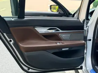 BMW 7 Series 2018 730Li Premium Class M Sports suit exterior photo 9