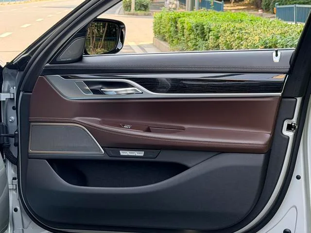 BMW 7 Series 2018 730Li Premium Class M Sports suit interior photo 15