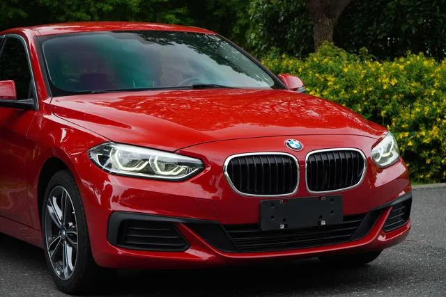 BMW 1 Series 2020 120i Style tendance extérieur photo 4 BMW 1 Series 2020 120i Style tendance extérieur photo 4