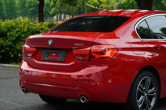 BMW 1 Series 2020 120i Style tendance extérieur photo 10 BMW 1 Series 2020 120i Style tendance extérieur photo 10