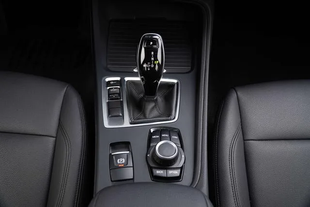 BMW 1 Series 2020 120i Style tendance intérieur photo 14 BMW 1 Series 2020 120i Style tendance intérieur photo 14