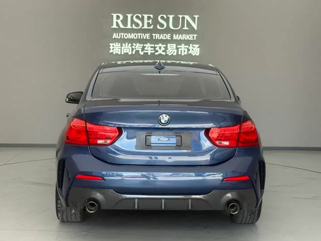 BMW 1 Series 2021 Restyling 125i M Sports Obsidian Night Edition interior photo 10 BMW 1 Series 2021 Restyling 125i M Sports Obsidian Night Edition interior photo 10