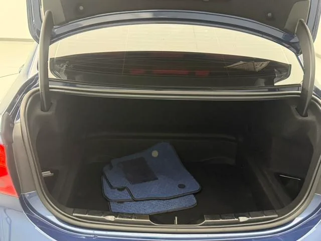 BMW 1 Series 2021 Restyling 125i M Sports Obsidian Night Edition interior photo 11 BMW 1 Series 2021 Restyling 125i M Sports Obsidian Night Edition interior photo 11