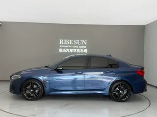 BMW 1 Series 2021 Restyling 125i M Sports Obsidian Night Edition interior photo 14 BMW 1 Series 2021 Restyling 125i M Sports Obsidian Night Edition interior photo 14