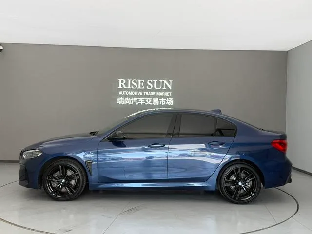 BMW 1 Series 2021 Restyling 125i M Sports Obsidian Night Edition interior photo 14 BMW 1 Series 2021 Restyling 125i M Sports Obsidian Night Edition interior photo 14