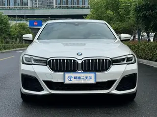 BMW 5 Series 2021 530Li Líder M Conjunto deportivo exterior foto 2 BMW 5 Series 2021 530Li Líder M Conjunto deportivo exterior foto 2