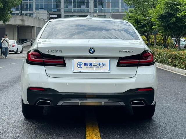BMW 5 Series 2021 530Li Líder M Conjunto deportivo exterior foto 4 BMW 5 Series 2021 530Li Líder M Conjunto deportivo exterior foto 4