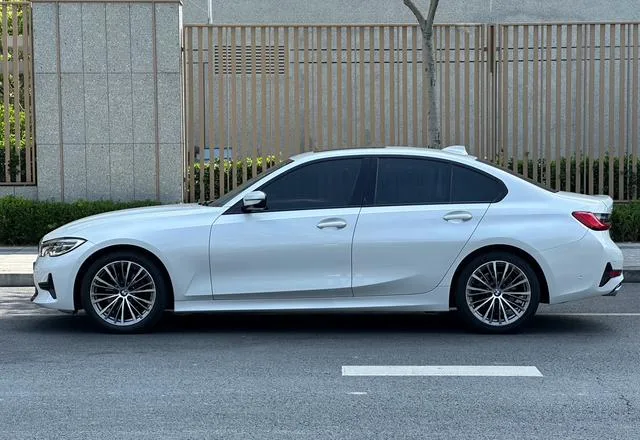 BMW 3 Series 2020 320i Sports suit exterior photo 4 BMW 3 Series 2020 320i Sports suit exterior photo 4