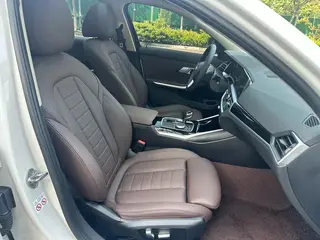 BMW 3 Series 2020 320i Sports suit interior photo 13 BMW 3 Series 2020 320i Sports suit interior photo 13