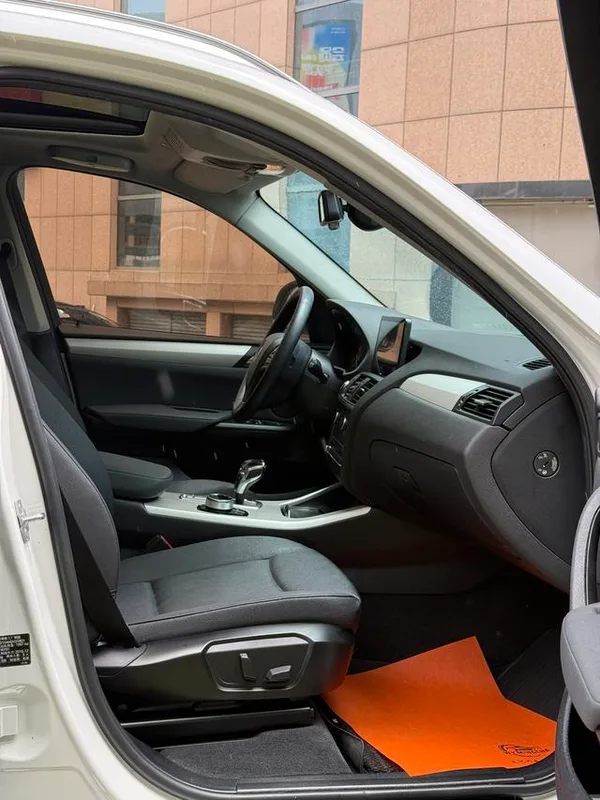 BMW X3 2016 sDrive20i interior foto 15 BMW X3 2016 sDrive20i interior foto 15