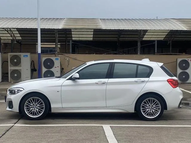 BMW 1 Series (Imported) 2018 120i M Sports suit exterior photo 4 BMW 1 Series (Imported) 2018 120i M Sports suit exterior photo 4