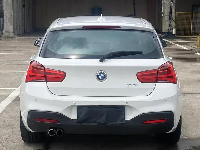 BMW 1 Series (Imported) 2018 120i M Sports suit interior photo 13 BMW 1 Series (Imported) 2018 120i M Sports suit interior photo 13