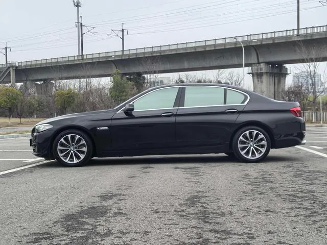 BMW 5 Series 2017 525Li Luxury Design Set exterior photo 2 BMW 5 Series 2017 525Li Luxury Design Set exterior photo 2