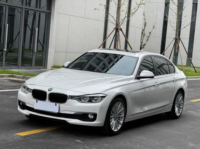 BMW 3 Series 2018 320Li Style tendance extérieur photo 1 BMW 3 Series 2018 320Li Style tendance extérieur photo 1