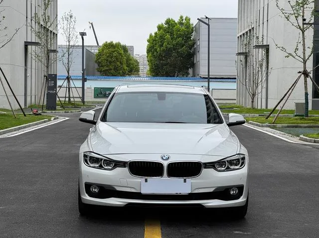 BMW 3 Series 2018 320Li Style tendance extérieur photo 2 BMW 3 Series 2018 320Li Style tendance extérieur photo 2