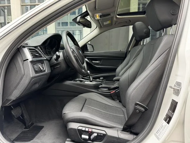 BMW 3 Series 2018 320Li Style tendance extérieur photo 5 BMW 3 Series 2018 320Li Style tendance extérieur photo 5