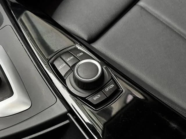 BMW 3 Series 2018 320Li Style tendance extérieur photo 10 BMW 3 Series 2018 320Li Style tendance extérieur photo 10