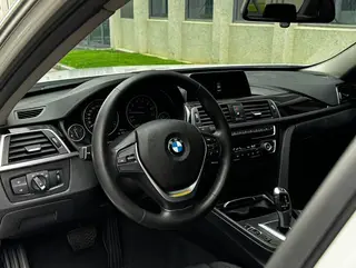 BMW 3 Series 2018 320Li Style tendance intérieur photo 14 BMW 3 Series 2018 320Li Style tendance intérieur photo 14