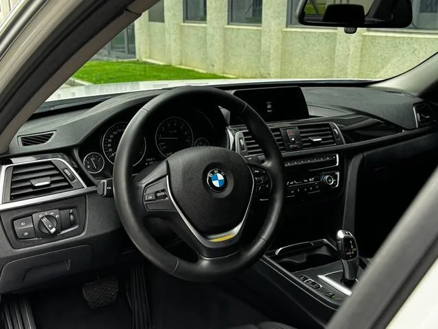 BMW 3 Series 2018 320Li Style tendance intérieur photo 14 BMW 3 Series 2018 320Li Style tendance intérieur photo 14