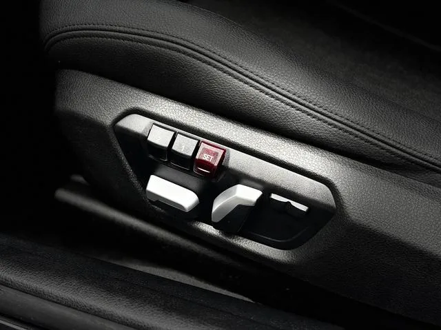 BMW 3 Series 2018 320Li Style tendance intérieur photo 15 BMW 3 Series 2018 320Li Style tendance intérieur photo 15