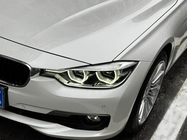 BMW 3 Series 2018 320Li Style tendance intérieur photo 16 BMW 3 Series 2018 320Li Style tendance intérieur photo 16