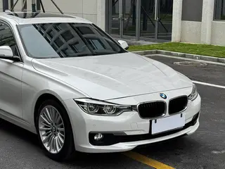 BMW 3 Series 2018 320Li Style tendance intérieur photo 17 BMW 3 Series 2018 320Li Style tendance intérieur photo 17