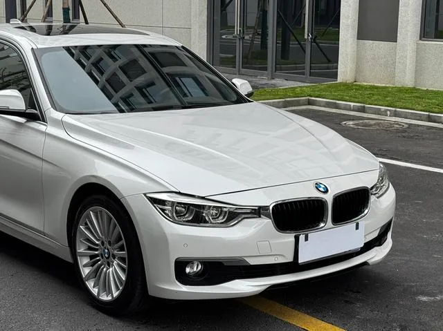 BMW 3 Series 2018 320Li Style tendance intérieur photo 17 BMW 3 Series 2018 320Li Style tendance intérieur photo 17