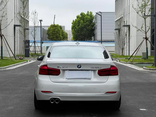 BMW 3 Series 2018 320Li Style tendance intérieur photo 18 BMW 3 Series 2018 320Li Style tendance intérieur photo 18