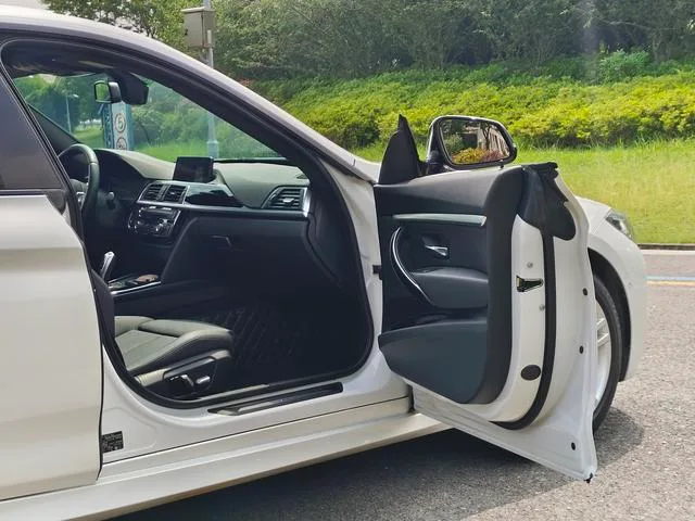 BMW 3 Series GT 2019 320i M Спортивный костюм интерьер фото 13 BMW 3 Series GT 2019 320i M Спортивный костюм интерьер фото 13