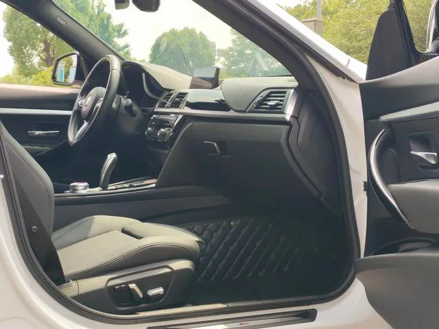 BMW 3 Series GT 2019 320i M Спортивный костюм интерьер фото 15 BMW 3 Series GT 2019 320i M Спортивный костюм интерьер фото 15