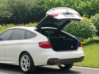 BMW 3 Series GT 2019 320i M Спортивный костюм интерьер фото 18 BMW 3 Series GT 2019 320i M Спортивный костюм интерьер фото 18