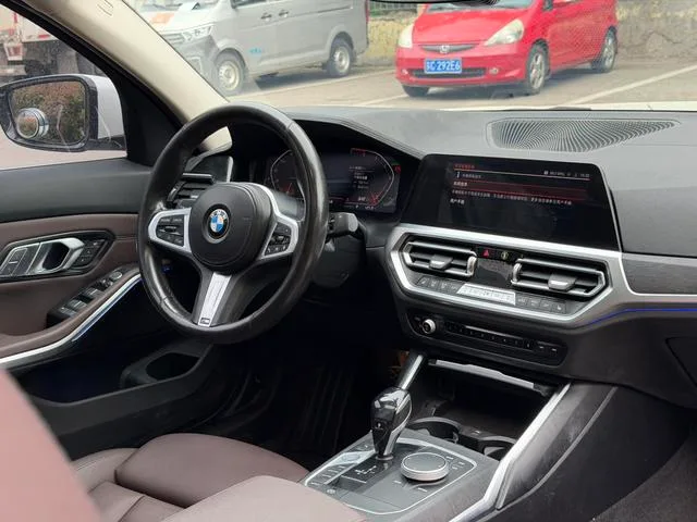 BMW 3 Series 2021 Reforma 325i M Conjunto deportivo interior foto 7 BMW 3 Series 2021 Reforma 325i M Conjunto deportivo interior foto 7