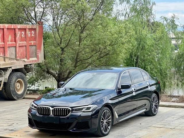 BMW 5 Series 2021 530Li Leader M Ensemble de sport extérieur photo 1 BMW 5 Series 2021 530Li Leader M Ensemble de sport extérieur photo 1