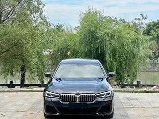 BMW 5 Series 2021 530Li Leader M Ensemble de sport extérieur photo 2 BMW 5 Series 2021 530Li Leader M Ensemble de sport extérieur photo 2